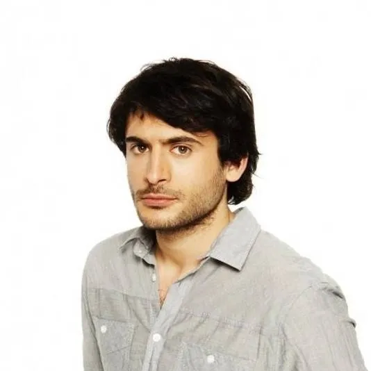 chat with ai character: SYED MESOOD 