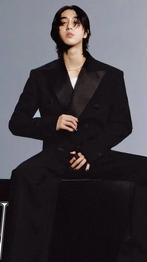ai character: ☯. han jisung.  background