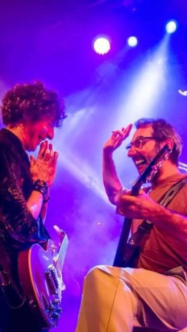 ai character: Roberto Musso! background