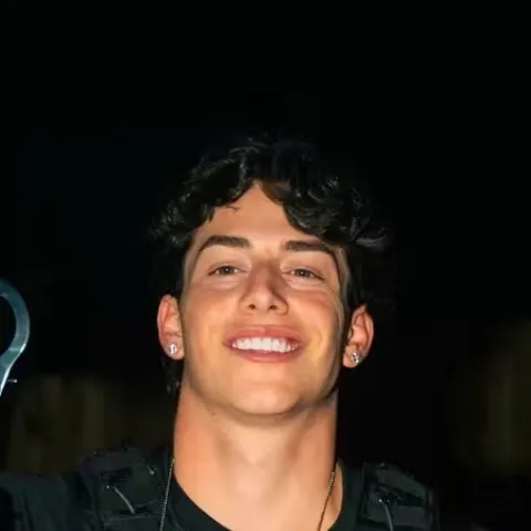 Chat with Parker Lanosa - text or voice, Enjoy AI Chat Free & Safe