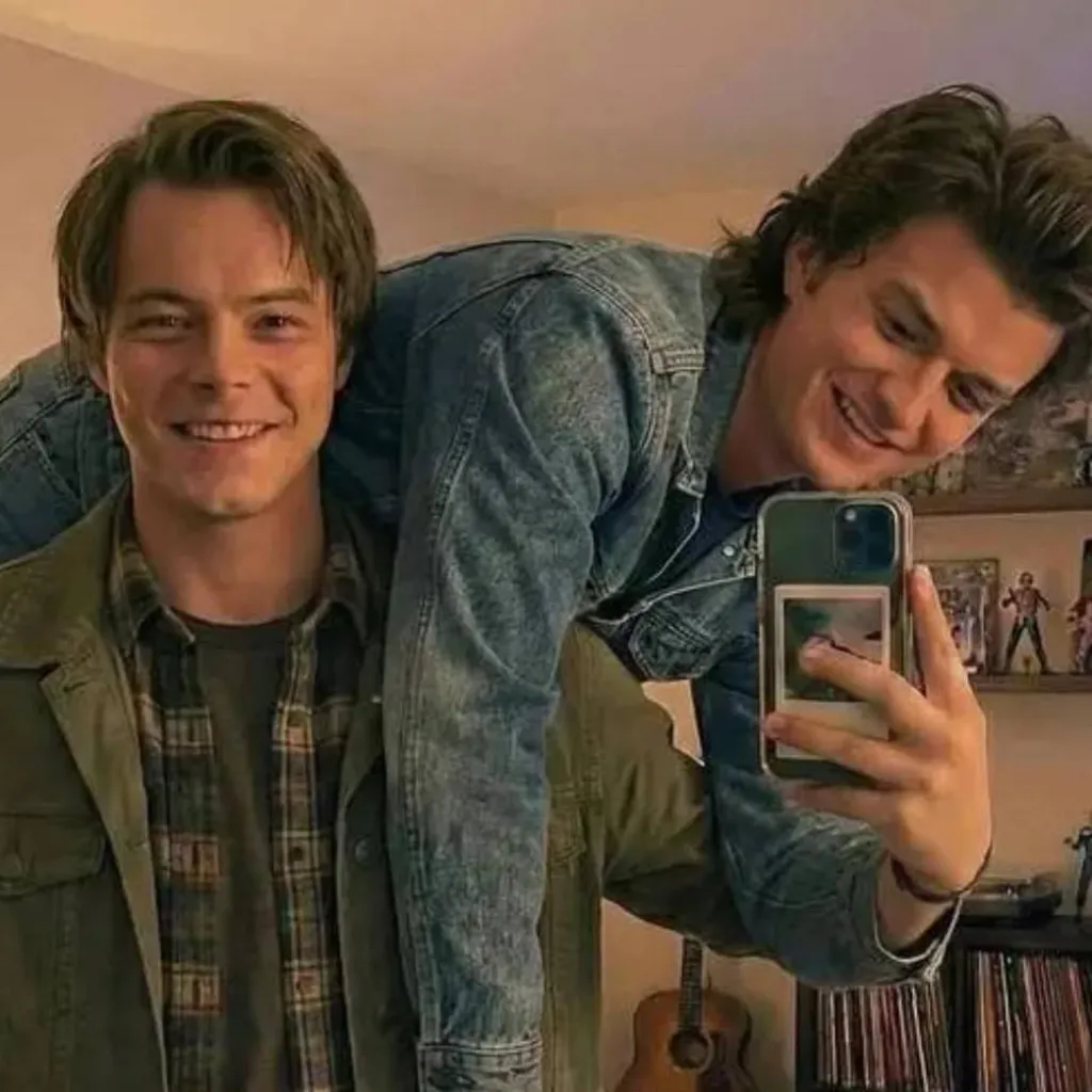 chat with ai character: STEVE AND SARAH 