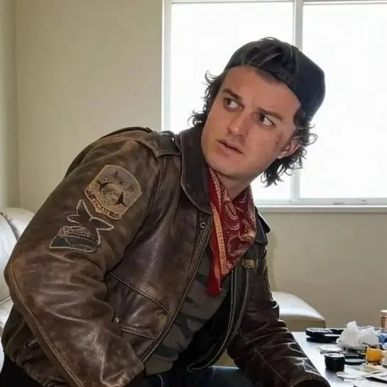 chat with ai character: STEVE HARRINGTON 