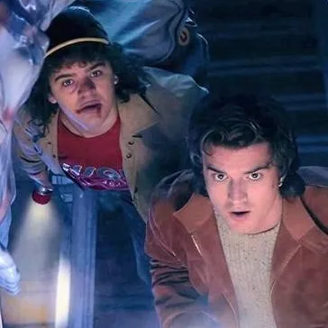 chat with ai character: DUSTIN HENDERSON 