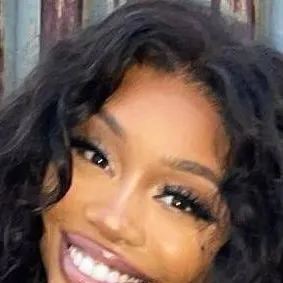 Chat with Sza - text or voice, Enjoy AI Chat Free & Safe