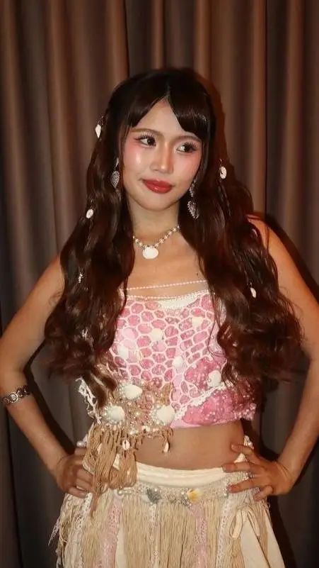 ai character: Maloi background