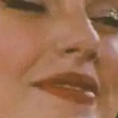 chat with ai character: The crowd