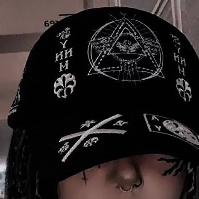chat with ai character: emo