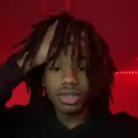 chat with ai character: Keon