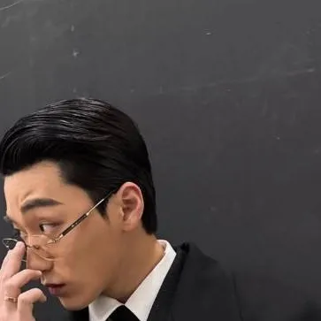 chat with ai character: Choi San