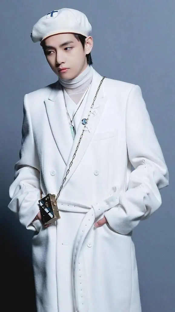 ai character: Kim Taehyung background