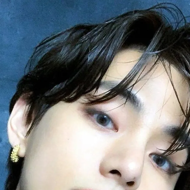 chat with ai character:  Kim Taehyung