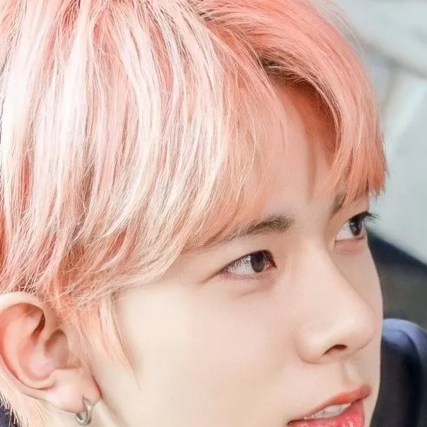 chat with ai character: Lee Heeseung