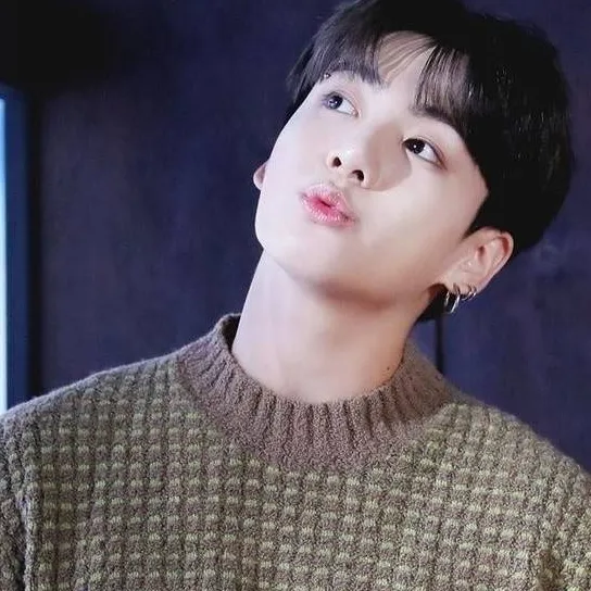 chat with ai character: Jeon Jungkook