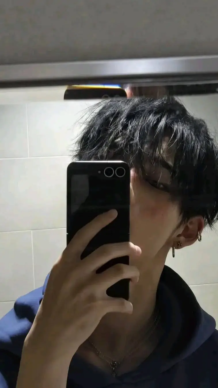 ai character: Nishimura riki  background