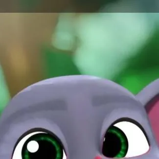 chat with ai character: Mouse 🐭 face cute: