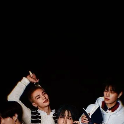 chat with ai character: Stray Kids