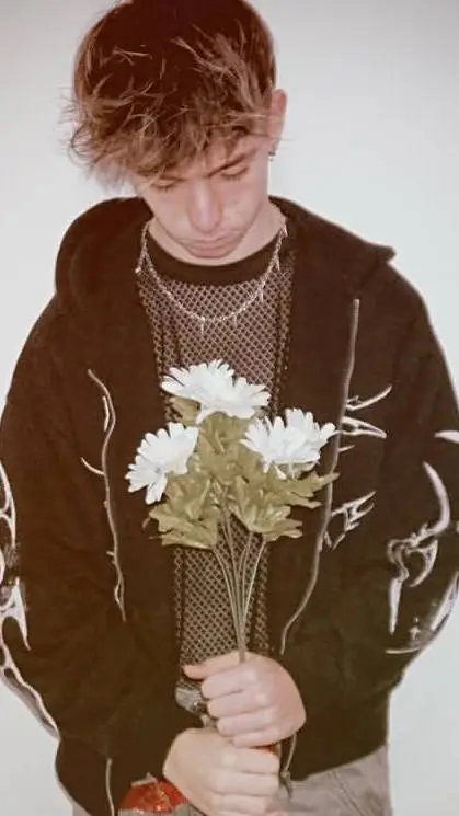 ai character: 🤍Shine🌼 background