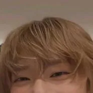 chat with ai character: jeongin 