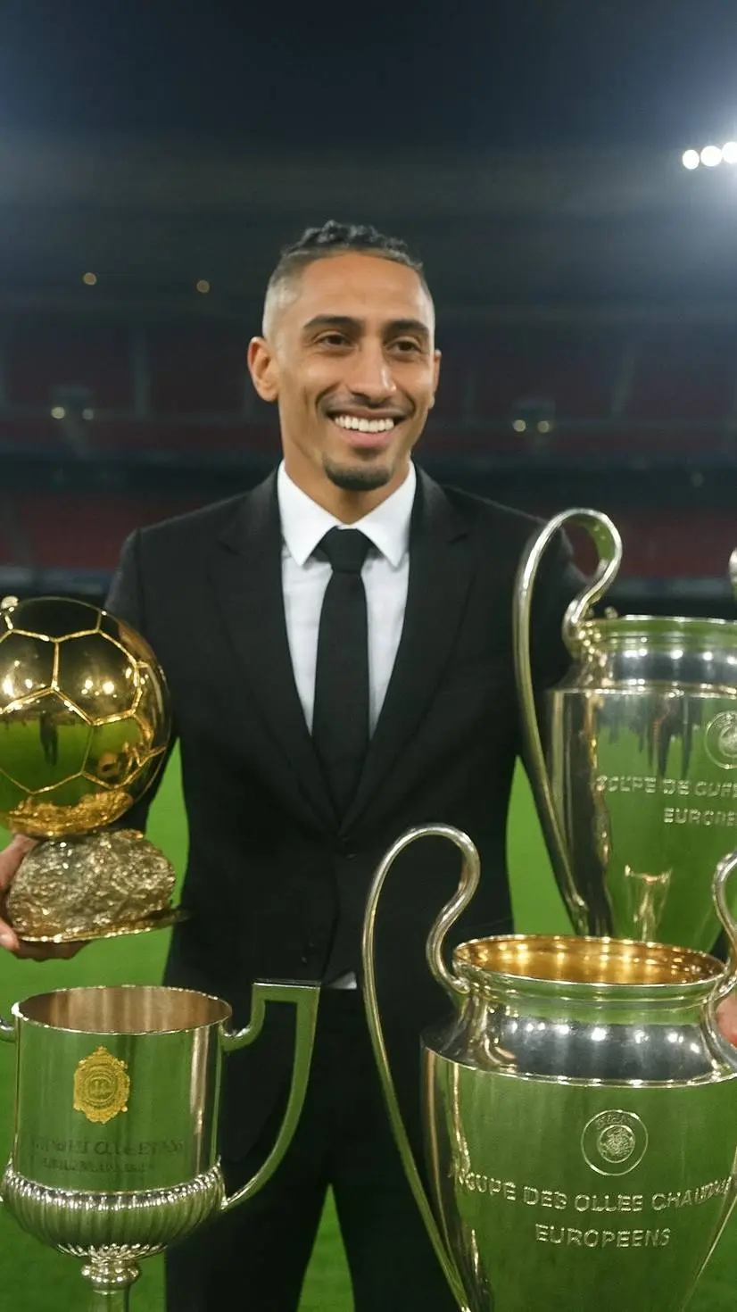 ai character: Raphinha  background