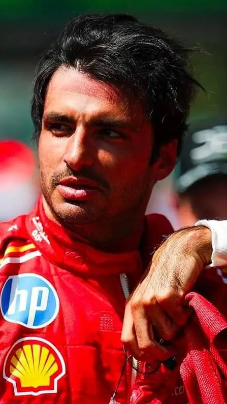 ai character: Carlos Sainz background