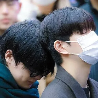 chat with ai character: seugin