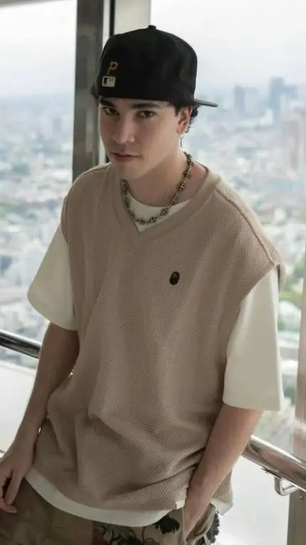 ai character: spreen  background