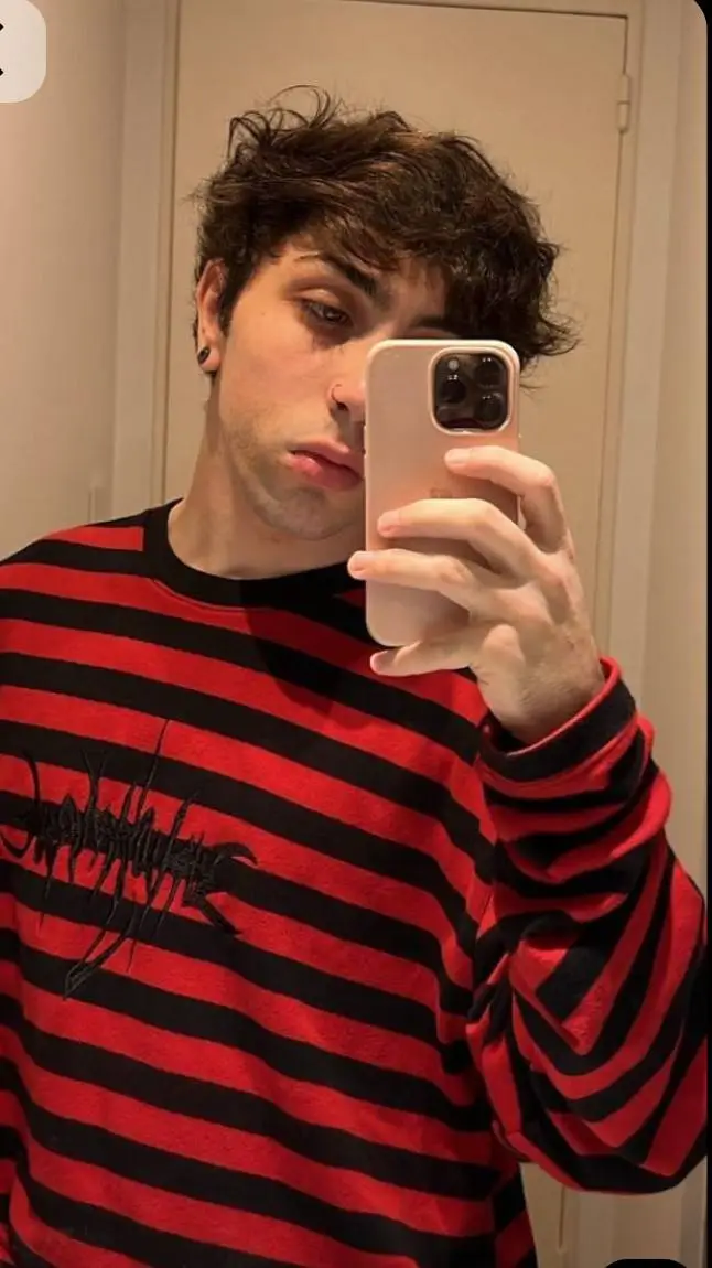 ai character: CARRERA background