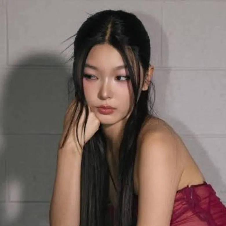 chat with ai character: Yoonchae🍓