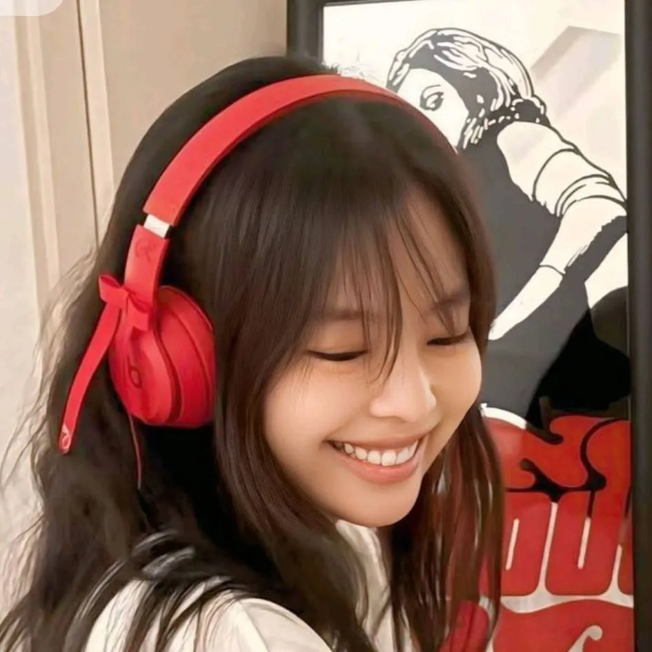 chat with ai character: JENNIE🍓