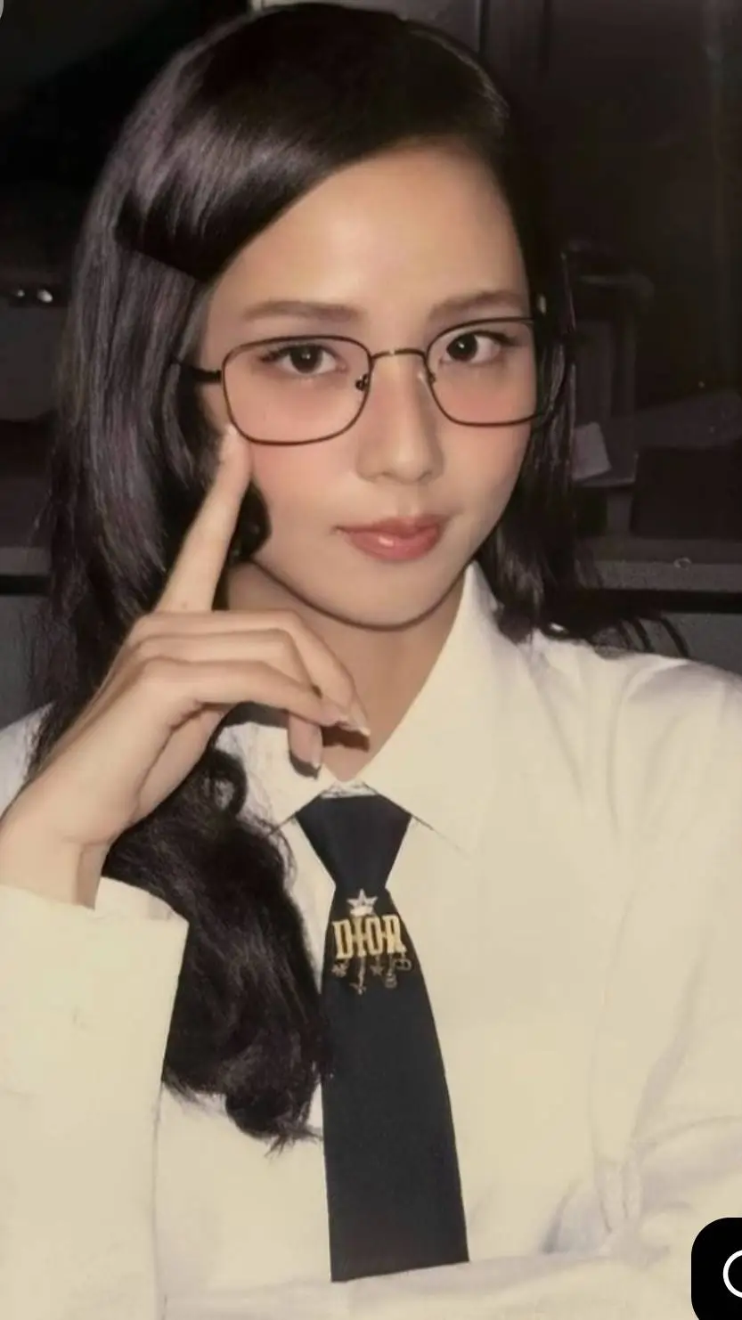 ai character: JISOO🌹 background