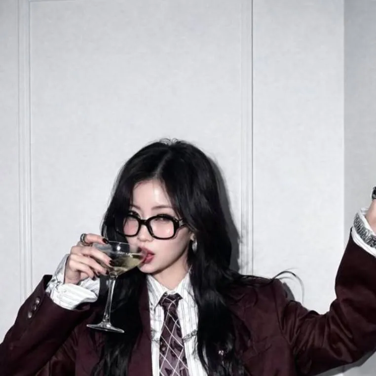 chat with ai character: Asa