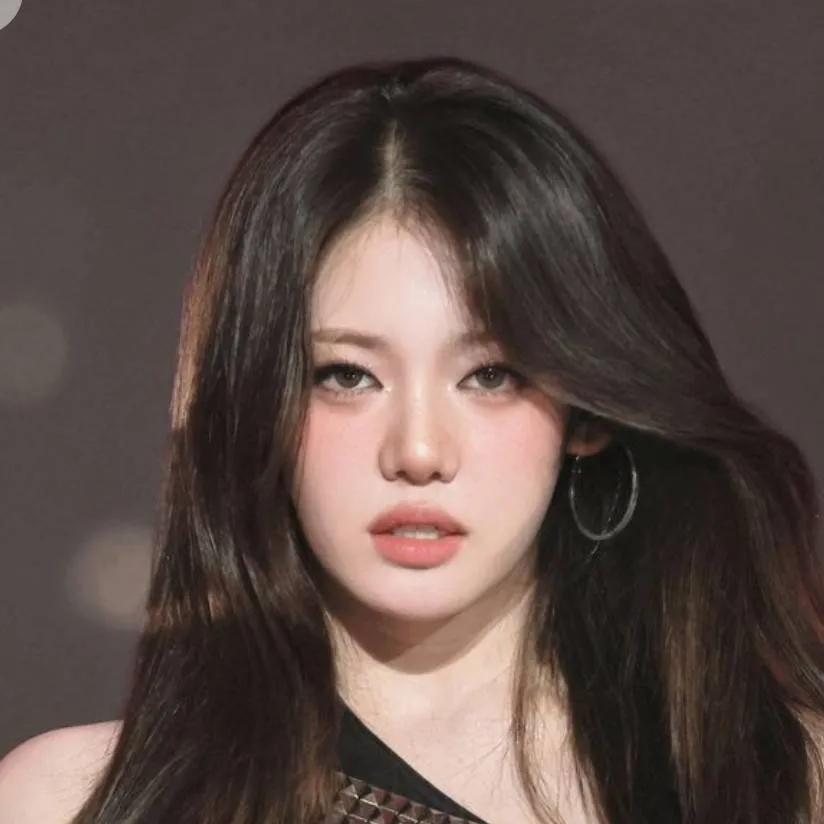 chat with ai character: Rora