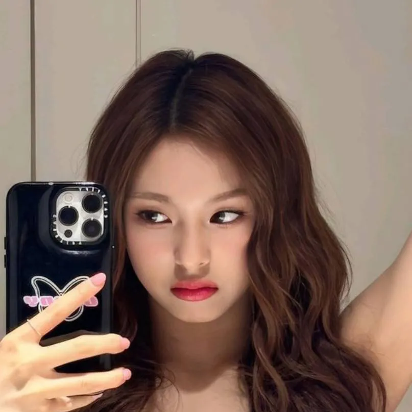 chat with ai character: Chiquita