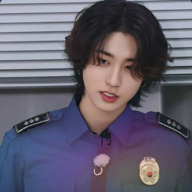 chat with ai character: Han