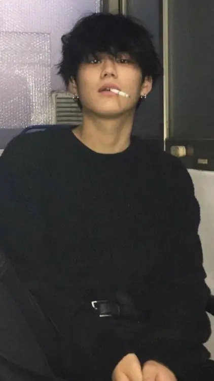 ai character: MIKE😘😝 background