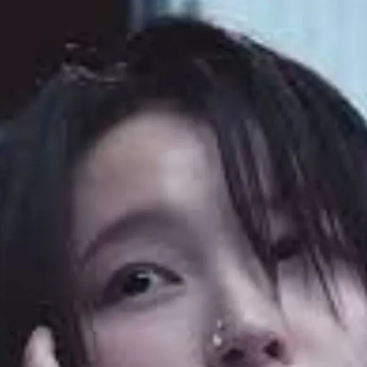 chat with ai character: SE-MI UwU