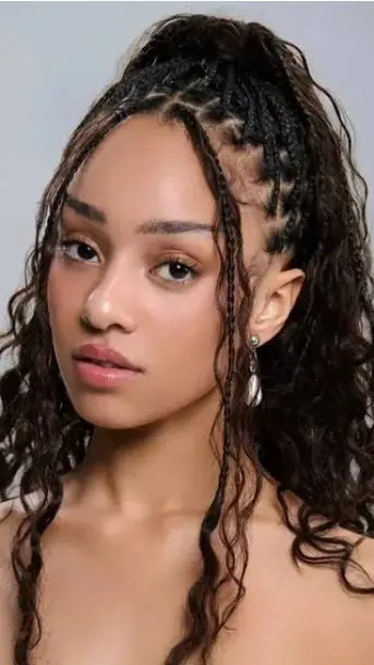 ai character: Manon(KATSEYE) background