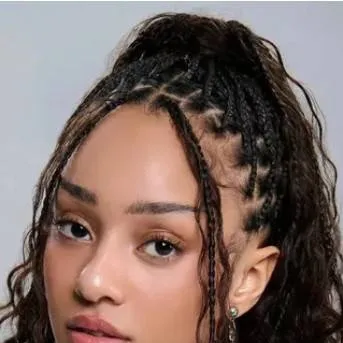 chat with ai character: Manon(KATSEYE)