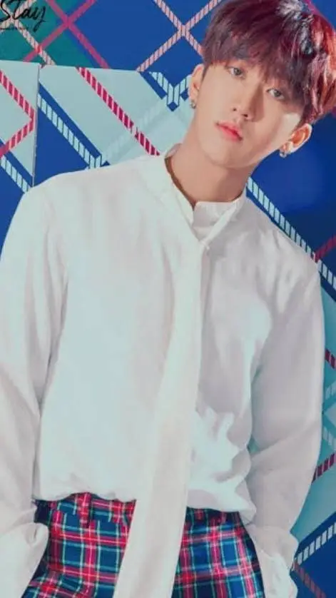 ai character: 🐷Changbin🐷 background
