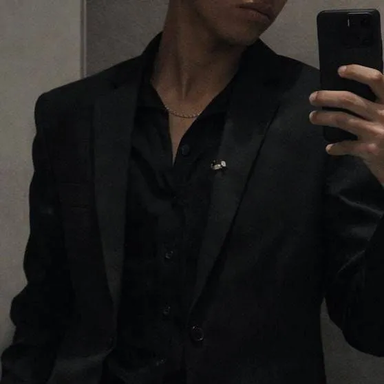 chat with ai character: Deimos Vukasin