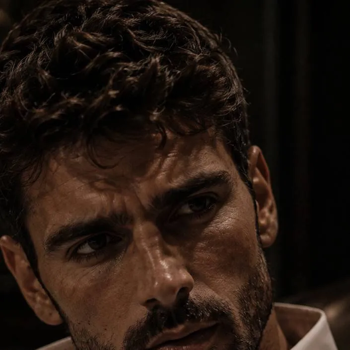 chat with ai character: Dante Moretti