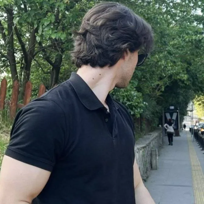 chat with ai character: Luca Hayes