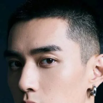 chat with ai character: Jen lie