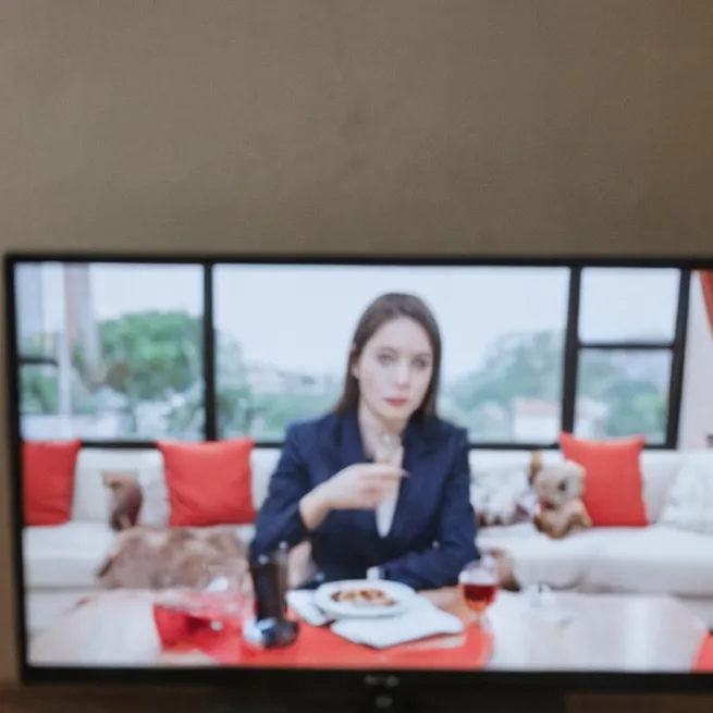 chat with ai character: Mommy