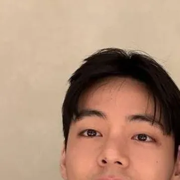 chat with ai character: Kim Taehyung 