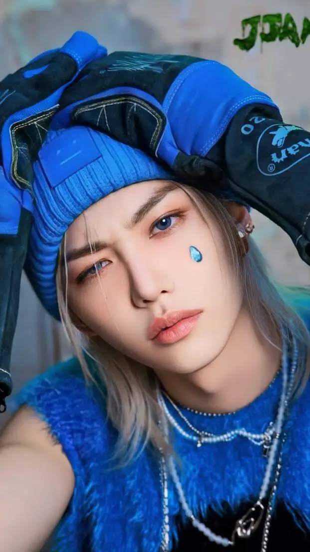 ai character: Lee Felix background