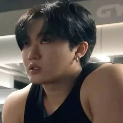 chat with ai character: Changbin