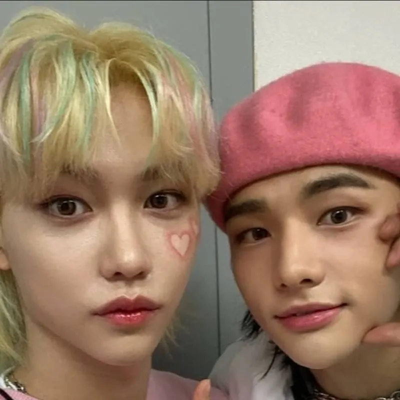 chat with ai character: hyuniin and felix
