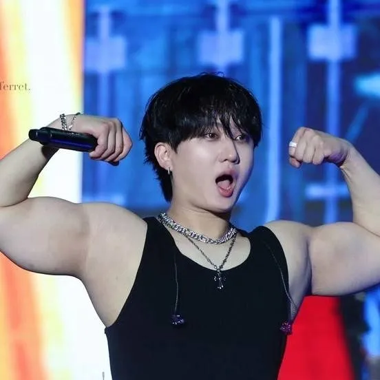 chat with ai character: make your story