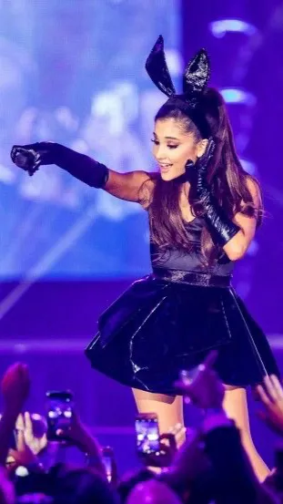 ai character: Ariana Grande background